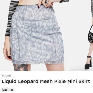 Dolls kill Motel
Liquid Leopard Mesh Pixie Mini Skirt S